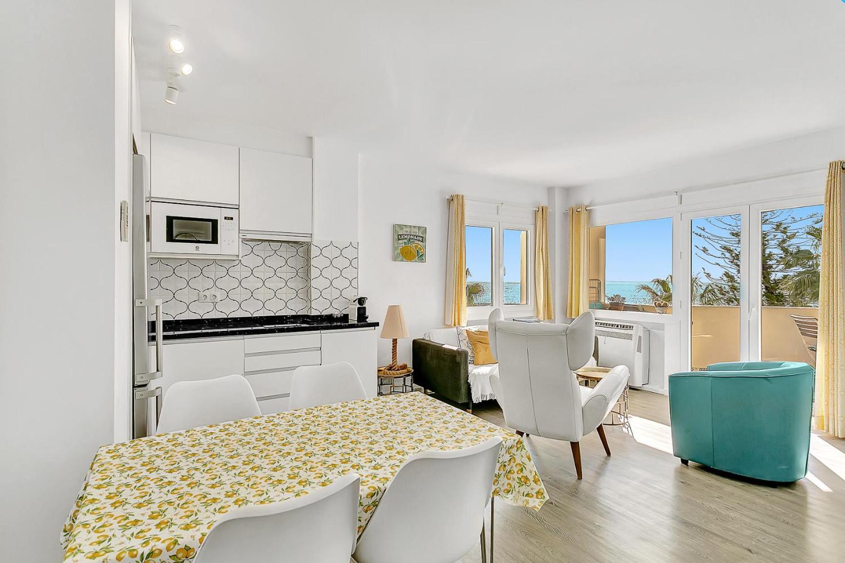J95 Cabopino Apartemen *